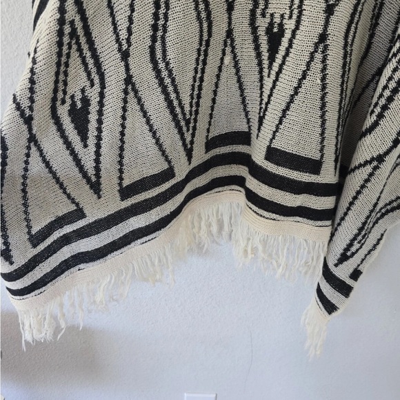 Elan Aztec Cardigan Reversible   Mixed Print Womens S Fringe Wool Oversized Boho - Picture 12 of 12